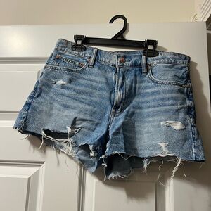 American Eagle Dreamy Drape Denim ‘90s Boyfriend Short Size 6
